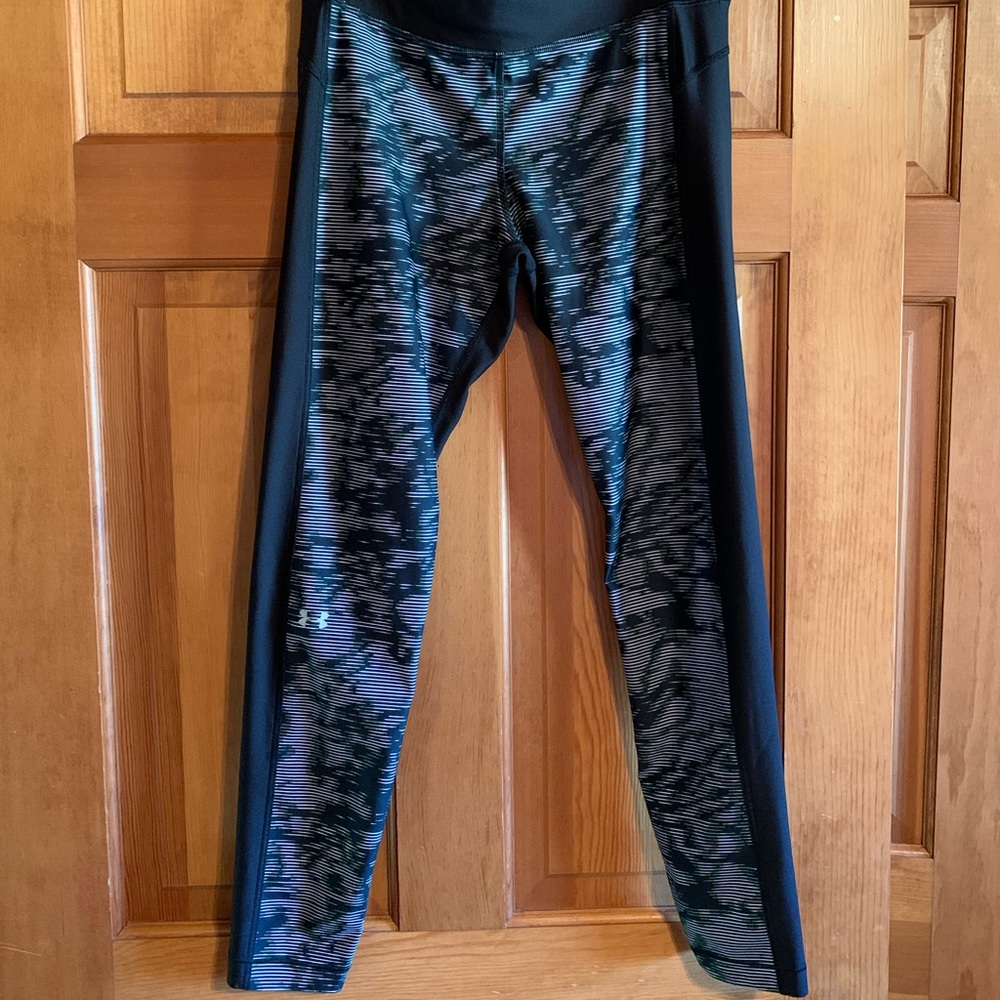 Under Armour Striped Crop Leggings